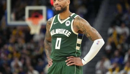 利拉德确定错过季后赛开局 雄鹿注定一轮游？