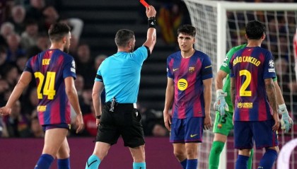 欧冠近10个赛季巴萨吃到12张红牌，同期所有球队最多