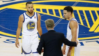 PG电子网站-总决赛首战击破勇士主场金身！坚韧绿军是客场巨龙